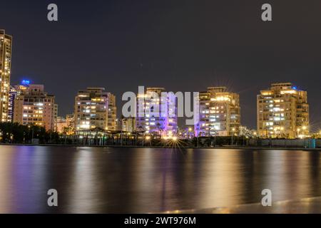 Ashdod Marina Lake – ein neuer künstlicher See, der im Marina-Viertel (Hebräisch רובע המרינה) von Ashdod im Süden Israels gebaut wurde Stockfoto