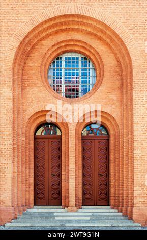 Eintritt in die Dreifaltigkeitskirche in Torun, Polen Stockfoto