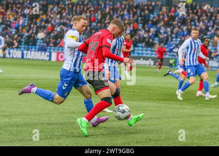 Kilmarnock, Großbritannien. März 2024. Kilmarnock FC spielte bei einem wichtigen Spiel der schottischen Premiership in Rugby Park, Kilmarnock, Ayrshire, Schottland. Das Finale war Kilmarnock 5 - 2 St Mirren. Die Torschützen für Kilmarnock waren Kyle Vassell (Kilmarnock 9) 61 Minuten und 73 Minuten, Daniel Armstrong (Kilmarnock 11) 65 Minuten, Elfmeter, Marley Watkins (Kilmarnock 23) 68 Minuten und Daniel Watson (Kilmarnock 12) 79 Minuten. Die Torschützen für St. Mirren waren Charles Dunne (St. Mirren 18) 20 Minuten und Mikael Mandron (St. Mirren 9) 39 Minuten. Quelle: Findlay/Alamy Live News Stockfoto