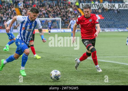 Kilmarnock, Großbritannien. März 2024. Kilmarnock FC spielte bei einem wichtigen Spiel der schottischen Premiership in Rugby Park, Kilmarnock, Ayrshire, Schottland. Das Finale war Kilmarnock 5 - 2 St Mirren. Die Torschützen für Kilmarnock waren Kyle Vassell (Kilmarnock 9) 61 Minuten und 73 Minuten, Daniel Armstrong (Kilmarnock 11) 65 Minuten, Elfmeter, Marley Watkins (Kilmarnock 23) 68 Minuten und Daniel Watson (Kilmarnock 12) 79 Minuten. Die Torschützen für St. Mirren waren Charles Dunne (St. Mirren 18) 20 Minuten und Mikael Mandron (St. Mirren 9) 39 Minuten. Quelle: Findlay/Alamy Live News Stockfoto