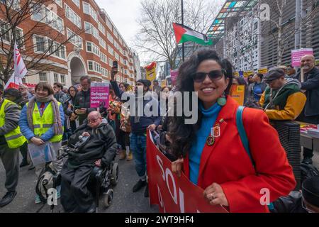 London, Großbritannien. 16. März 2024. Eine Kundgebung im Innenministerium für den Tag der Bekämpfung des Rassismus der Vereinten Nationen richtet sich gegen die zunehmende rechtsextreme, antisemitische, rassistische und fremdenfeindliche Rhetorik und Politik der Regierung gegen Migranten, Muslime und Unterstützer der palästinensischen Rechte. Die Redner waren entsetzt über die Versuche von Gove, Sunak und Braverman, gegen Protest und freie Meinungsäußerung vorzugehen, und forderten die Labour Party auf, Unterstützung zu zeigen und Diane Abbott sofort wieder einzusetzen. Peter Marshall/Alamy Live News Stockfoto