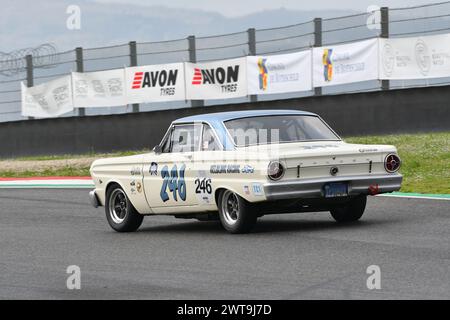 Scarperia, 2. April 2023: Ford Falcon Sprint 1964 beim Mugello Classic 2023 auf dem Mugello Circuit in Italien. Stockfoto