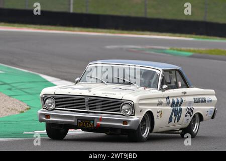 Scarperia, 2. April 2023: Ford Falcon Sprint 1964 beim Mugello Classic 2023 auf dem Mugello Circuit in Italien. Stockfoto