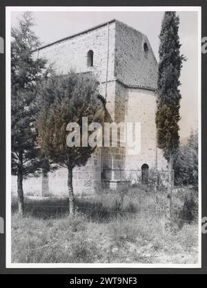 Molise Isernia Castel San Vincenzo Abbazia di S. Vincenzo al Volturno6. Hutzel, Max 1960-1990 Mittelalter: Architektonische Ruinen und Fragmente (ca. 700–1300) (Graf: 19). Postmittelalterliche: Moderne Rekonstruktion und Restaurierung mittelalterlicher Architektur. (Anzahl: 14) der in Deutschland geborene Fotograf und Gelehrte Max Hutzel (1911–1988) fotografierte in Italien von den frühen 1960er Jahren bis zu seinem Tod. Das Ergebnis dieses Projektes, von Hutzel als Foto Arte Minore bezeichnet, ist eine gründliche Dokumentation der kunsthistorischen Entwicklung in Italien bis zum 18. Jahrhundert, einschließlich der Objekte der Etrusker und Römer, sowie der Ohr Stockfoto