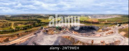 Industriestandort des Schwarzkohlebergwerks in der Region Hunter Valley in Australien in der Nähe von Singleton City. Stockfoto