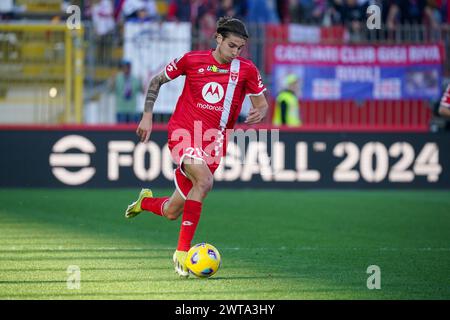 Monza, Italie. Januar 2024. Andrea Colpani (AC Monza) während des italienischen Meisterschaftsspiels Serie A zwischen AC Monza und Cagliari Calcio am 16. März 2024 im Brianteo Stadion, Italien - Foto Morgese-Rossini/DPPI Credit: DPPI Media/Alamy Live News Stockfoto