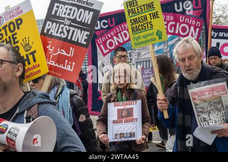 London, Großbritannien. 16. März 2024. Solidarität mit Diane Abbott. Die Menschen marschieren von der UN Anti-Rassismus Day-Kundgebung im Innenministerium nach Downing St gegen die zunehmende rechtsextreme, antisemitische, rassistische und fremdenfeindliche Rhetorik und Politik der Regierung. Jeremy Corbyn schloss sich dem marsch am Parliament Square an, als der marsch entlang des Embankments zum nördlichen Ende von Whitehall und hinunter zur House Against Hate Rallye in der Downing St. drehte Peter Marshall/Alamy Live News Stockfoto