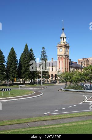 Das Customs House Newcastle Australia ist ein bekanntes Wahrzeichen in Australiens zweitältester Stadt. Es wird zu einem beliebten Touristenziel. Stockfoto