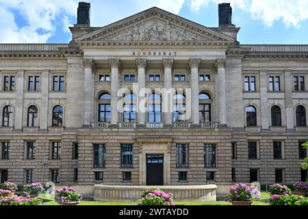 Außenseite des Deutschen Bundesrates. Preußisches Herrenhaus (1850) in der Leipziger Straße – Sitz des Bundesrates. Berlin, Deutschland. Stockfoto