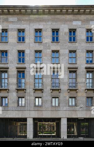 Detlev-Rohwedder-Haus in Berlin. Ehemals das Repräsentantenhaus und das Luftfahrtministerium. Stockfoto