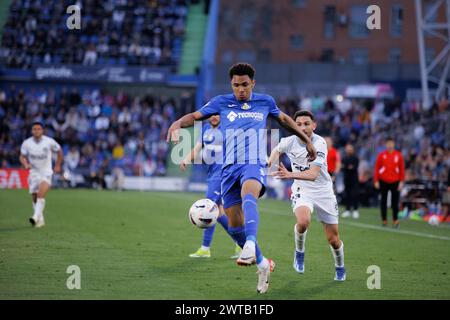 Madrid, Spanien. März 2024. Gaston Alvarez von Getafe in Aktion während des Spiels der La Liga 2023/24 zwischen Getafe und Girona im Coliseum Stadium. Endergebnis; Getafe 1:0 Girona (Foto: Guillermo Martinez/SOPA Images/SIPA USA) Credit: SIPA USA/Alamy Live News Stockfoto