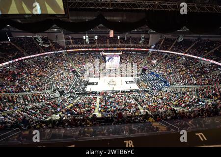 Kansas City, Missouri, USA. März 2024. T-Mobile Center, in dem 2024 das Spiel Phillips 66 Big 12 Männer Basketball Championship stattfindet. (Kreditbild: © James Leyva/ZUMA Press Wire) NUR REDAKTIONELLE VERWENDUNG! Nicht für kommerzielle ZWECKE! Stockfoto