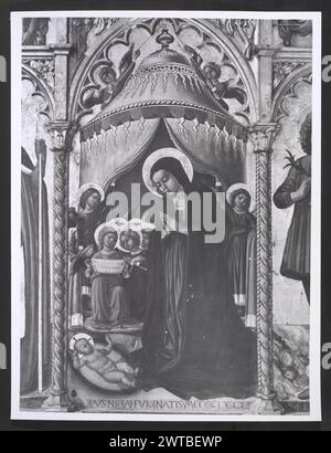 Umbria Perugia Nocera Umbra S. Francesco8. Hutzel, Max 1960-1990 Nachmittelalterliche: Außenansichten der Architektur und der architektonischen Skulptur von S. Francesco Pinacoteca: Freskenfragmente, Tafelmalerei, Polyptychon, Malerei, verschiedene architektonische Fragmente Inhaber: Pinacoteca Comunale Deutscher Fotograf und Gelehrter Max Hutzel (1911–1988) fotografiert in Italien von den frühen 1960er Jahren bis zu seinem Tod. Das Ergebnis dieses Projektes, von Hutzel als Foto Arte Minore bezeichnet, ist eine gründliche Dokumentation der kunsthistorischen Entwicklung in Italien bis zum 18. Jahrhundert, einschließlich der Objekte der Etrusker Stockfoto