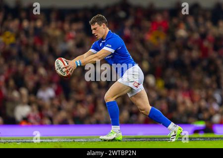 Cardiff, Großbritannien. März 2024. Paolo Garbisi von Italien während der Six Nations Championship 2024, Rugby union Spiel zwischen Wales und Italien am 16. März 2024 im Millenium Stadium in Cardiff, Wales Credit: Independent Photo Agency/Alamy Live News Stockfoto