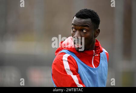 Silas Katompa Mvumpa VfB Stuttgart (14) Porträt, Rückblick, Stuttgart, Baden-Württemberg, Deutschland Stockfoto