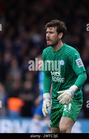 Peterborough, Großbritannien. März 2024. Jed Steer (PU) beim Spiel Peterborough United gegen Portsmouth EFL League One im Weston Homes Stadium, Peterborough, Cambridgeshire, am 16. März 2024. Quelle: Paul Marriott/Alamy Live News Stockfoto