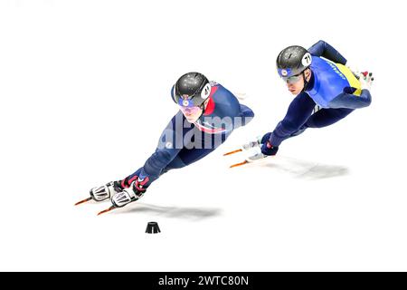 TREACY Niall GBR und HANDEI Oleh UKR traten am 2. Tag während der World Short Track Speed Skating Championship von Rotterdam am 16. März 2024 an. Foto von Phil Hutchinson. Nur redaktionelle Verwendung, Lizenz für kommerzielle Nutzung erforderlich. Keine Verwendung bei Wetten, Spielen oder Publikationen eines einzelnen Clubs/einer Liga/eines Spielers. Quelle: UK Sports Pics Ltd/Alamy Live News Stockfoto