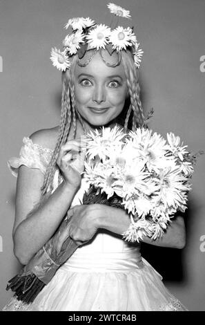 Carolyn Jones spielt Ophelia Frump in der Originalserie The Addams Family. Stockfoto