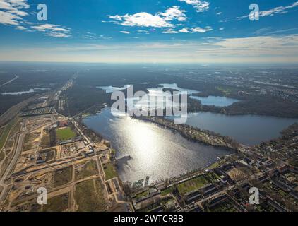 Luftbild, Sechs-Seen-Platte, Wald und Naherholungsgebiet, Wolken und blauer Himmel, Wedau, Duisburg, Ruhrgebiet, Nordrhein-Westfalen, Deutschland, Duisburg-S ACHTUNGxMINDESTHONORARx60xEURO *** Luftaufnahme, Six-Seen-Platte, Wald- und Naherholungsgebiet, Wolken und blauer Himmel, Wedau, Duisburg, Ruhrgebiet, Nordrhein-Westfalen, Deutschland, Duisburg S ACHTUNGxMINDESTHONORARx60xEURO Stockfoto