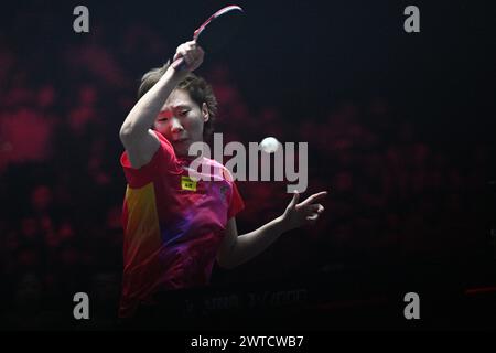 Singapur. März 2024. Wang Manyu aus China trifft beim World Table Tennis Singapore Smash 2024 in Singapur am 17. März 2024 im Singlefinale der Frauen gegen ihren Landsmann Wang Yidi. Quelle: Dann Chih Wey/Xinhua/Alamy Live News Stockfoto