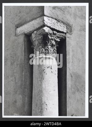 Campania Salerno Salerno-S. Matteo, Cathedral0. Hutzel, Max 1960-1990 der in Deutschland geborene Fotograf und Gelehrte Max Hutzel (1911–1988) fotografierte in Italien von den frühen 1960er Jahren bis zu seinem Tod. Das Ergebnis dieses Projektes, von Hutzel als Foto Arte Minore bezeichnet, ist eine gründliche Dokumentation der kunsthistorischen Entwicklung in Italien bis zum 18. Jahrhundert, darunter Objekte der Etrusker und Römer sowie frühmittelalterliche, romanische, gotische, Renaissance- und Barockdenkmäler. Die Bilder werden nach geografischer Region in Italien, dann nach Provinz, Stadt, Standortkomplex und Denkmal geordnet. Stockfoto