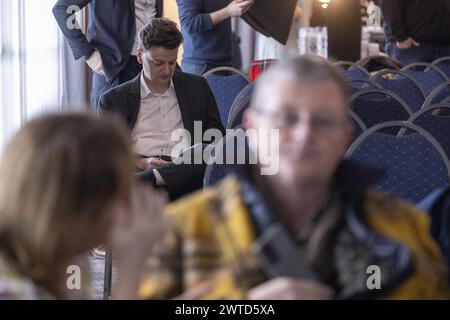 Mons, Belgien. März 2024. Der Vorsitzende der Defi, Francois de Smet, wurde während eines Parteikongresses der französischsprachigen Regionalpartei Defi vorgestellt, um die Wahlkampagne 2024 am Sonntag, den 17. März 2024, in Mons zu starten. BELGA FOTO NICOLAS MAETERLINCK Credit: Belga News Agency/Alamy Live News Stockfoto