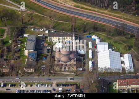 Luftbild, DITIB Merkez Zentralmoschee Duisburg-Marxloh, Ramadan Zeltstadt Warbruckstraße, Marxloh, Duisburg, Ruhrgebiet, Nordrhein-Westfalen, Deutschland, Duisburg-N ACHTUNGxMINDESTHONORARx60xEURO *** Luftaufnahme, DITIB Merkez Zentralmoschee Duisburg Marxloh, Ramadan Zeltstadt Warbruckstraße, Marxloh, Duisburg, Ruhrgebiet, Nordrhein-Westfalen, Deutschland, Duisburg N ATTENTIONxMINDESTHONORARx60xEURO Stockfoto