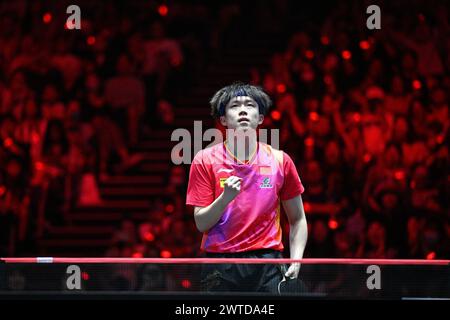 Singapur. März 2024. Wang Chuqin aus China feiert im Finale der Männer gegen Liang Jingkun aus China beim World Table Tennis Singapore Smash 2024 in Singapur am 17. März 2024. Quelle: Dann Chih Wey/Xinhua/Alamy Live News Stockfoto