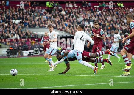 London Stadium, London, Großbritannien. März 2024. Premier League Football, West Ham United gegen Aston Villa; Michail Antonio von West Ham United erzielte in der 28. Minute einen Titelgewinn für 1-0. Credit: Action Plus Sports/Alamy Live News Stockfoto