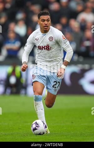 Morgan Rogers von Aston Villa macht beim Premier League-Spiel West Ham United gegen Aston Villa im London Stadium, London, Vereinigtes Königreich, 17. März 2024 (Foto: Gareth Evans/News Images) Stockfoto