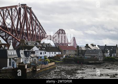 North Queensferry Scotland, Vereinigtes Königreich 17. März 2024. Allgemeine Ansicht der Forth Rail Bridge bei North Queensferry. .Credit sst/alamy Live News Stockfoto