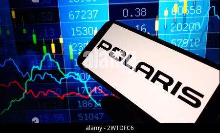 Konskie, Polen – 16. März 2024: Das Firmenlogo von Polaris wird auf dem Mobiltelefon angezeigt Stockfoto