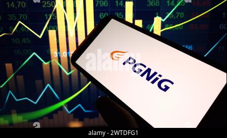 Konskie, Polen – 16. März 2024: Das Firmenlogo von PGNiG wird auf dem Mobiltelefon angezeigt Stockfoto