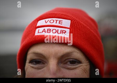 North Queensferry Scotland, Vereinigtes Königreich 17. März 2024. Die schottische Labour-Unterstützerin in North Queensferry nimmt an der großen Wahlkampagne von Scottish Labour Teil.Credit sst/alamy Live News Stockfoto