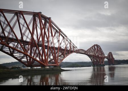 North Queensferry Scotland, Vereinigtes Königreich 17. März 2024. Allgemeine Ansicht der Forth Rail Bridge bei North Queensferry. Credit sst/alamy Live News Stockfoto