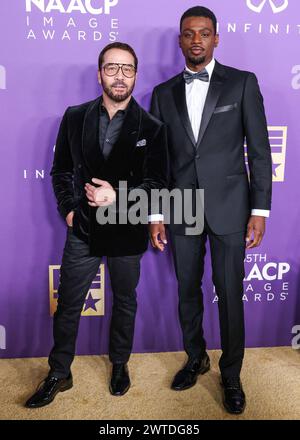 LOS ANGELES, KALIFORNIEN, USA – 16. MÄRZ: Jeremy Piven und Everett Osborne kommen am 16. März 2024 zu den 55. Jährlichen NAACP Image Awards, die im Shrine Auditorium and Expo Hall in Los Angeles, Kalifornien, USA, stattfinden. (Foto: Xavier Collin/Image Press Agency) Stockfoto