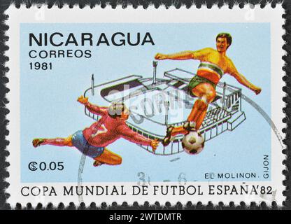 Von Nicaragua gedruckte Briefmarke, die 1982 die Weltmeisterschaft in Spanien fördert, um 1981. Stockfoto