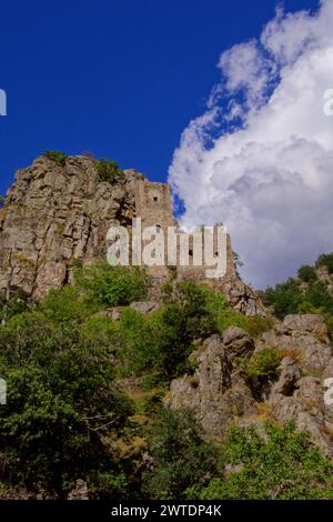 les Gorges et la Tour de Borne au pied du petit Village de Borne dans le Vercors Stockfoto