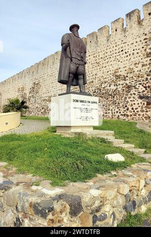 Denkmal für Vasco da Gama mit Blick auf das Meer, berühmter Entdecker und Admiral, Sines, Portugal Stockfoto