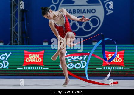 Ancona, Italien. März 2024. Sofia Raffaeli von Ginnastica Fabriano während der Rhythmic Gymnastics FGI Serie A 2024 im PalaPrometeo, Ancona, Italien am 16. März 2024 Credit: Independent Photo Agency/Alamy Live News Stockfoto