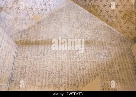 Ägypten, Sakkara, Unas-Pyramide, der Sarkophag-Raum, mit einem Sterngewölbe. Stockfoto