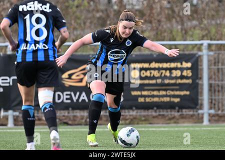 Davinia Vanmechelen (25) vom Club YLA, das während eines Frauenfußballspiels zwischen Club Brugge Dames YLA und AA Gent Ladies im Halbfinale der Saison 2023 - 2024 des Belgischen Frauenpokals am Sonntag, den 16 . März 2024 in Aalter, BELGIEN, gezeigt wurde . FOTO SPORTPIX | David Catry Stockfoto
