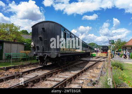 Dampfzug zur Station Havenstreet auf der Isle of Wight Steam Railway, Isle of Wight, England, Großbritannien Stockfoto