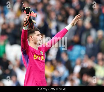 Elland Road, Leeds, Yorkshire, Großbritannien. März 2024. EFL Championship Football, Leeds United gegen Millwall; Illan Meslier von Leeds United applaudiert den Fans beim Finale Whiststle Credit: Action Plus Sports/Alamy Live News Stockfoto