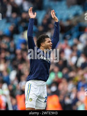 Elland Road, Leeds, Yorkshire, Großbritannien. März 2024. EFL Championship Football, Leeds United gegen Millwall; Georginio Rutter von Leeds United feiert mit den Fans beim Finale Whiststle Credit: Action Plus Sports/Alamy Live News Stockfoto