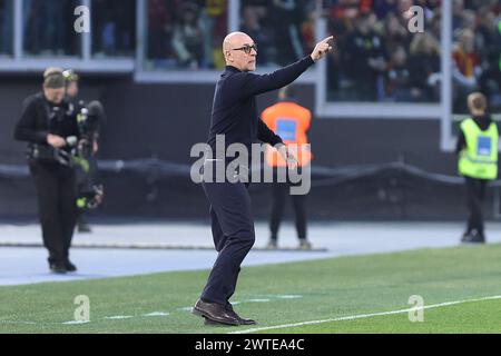 Rom, Italie. März 2024. Davide Ballardini Cheftrainer von Sassuolo Gesten während des italienischen Meisterschaftsspiels Serie A zwischen AS Roma und US Sassuolo am 17. März 2024 im Stadio Olimpico in Rom, Italien - Foto Federico Proietti/DPPI Credit: DPPI Media/Alamy Live News Stockfoto