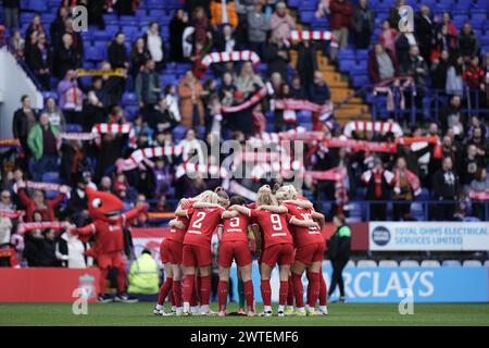 Liverpool FC gegen West Ham United FC Barclays Womens Super League PRENTON PARK TRANMERE ENGLAND MÄRZ 2024. Liverpool huddle beim Spiel der Barclays Women´s Super League zwischen Liverpool FC und West Ham United FC am 17. März 2024 im Prenton Park Tranmere in Birkenhead, England. (Foto Alan Edwards für F2images) Stockfoto