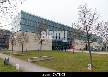 München - 23. Dezember 2021: Die Hochschule für Fernsehen und Film München ist eine öffentlich finanzierte Filmhochschule in München, die 1966 per Dekret gegründet wurde Stockfoto