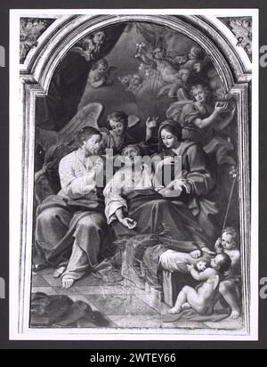 Lazio Rieti Cittareale S. Antonio0. Hutzel, Max 1960-1990 Mittelalter: Architektur, Architekturskulptur, Architekturfragmente, Skulpturfragmente. Postmittelalterliche: Architektur, architektonische Skulptur, Malerei, Skulptur Objekt Anmerkungen: Die Stadt stammt aus dem Jahr 1261 unter König Carlo I. D'Angio. Der in Deutschland geborene Fotograf und Gelehrte Max Hutzel (1911–1988) fotografierte in Italien von den frühen 1960er Jahren bis zu seinem Tod. Das Ergebnis dieses Projektes, von Hutzel als Foto Arte Minore bezeichnet, ist eine gründliche Dokumentation der kunsthistorischen Entwicklung in Italien bis zum 18. Jahrhundert, einschließlich der Objekte der Kunstgeschichte Stockfoto