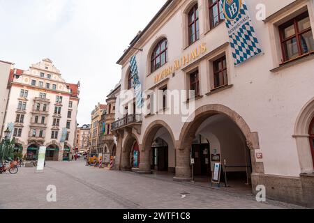 München – 24. Dezember 2021: Das Staatliche Hofbräuhaus in München ist eine Brauerei in München, die im Besitz der bayerischen Landesregierung ist. Stockfoto